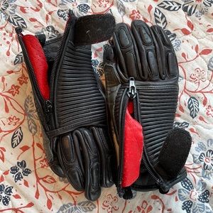 Gorgeous leather motorcycle gloves